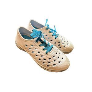 Lightweight Women's Cut-Out White Shoes With Blue Laces Size 36 (5.5) river shoe